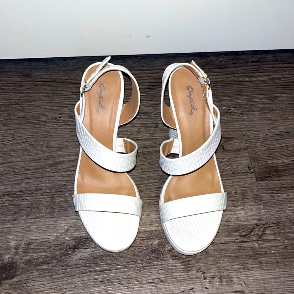 PATTERNED PLATFORM HEELS